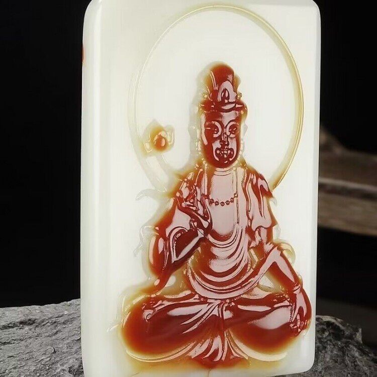 羊脂级红沁皮籽料莲花观音玉挂件
