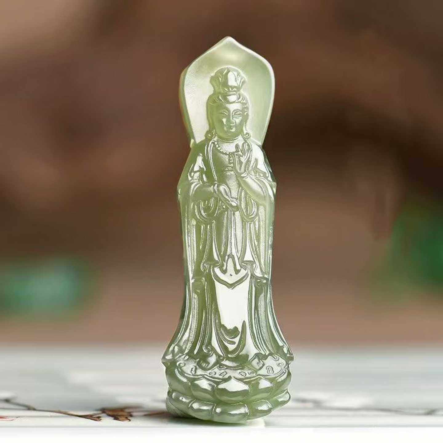 天然新疆和田玉立体观音吊坠