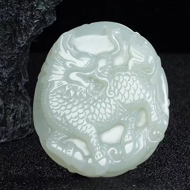 天然新疆和田玉麒麟吊坠