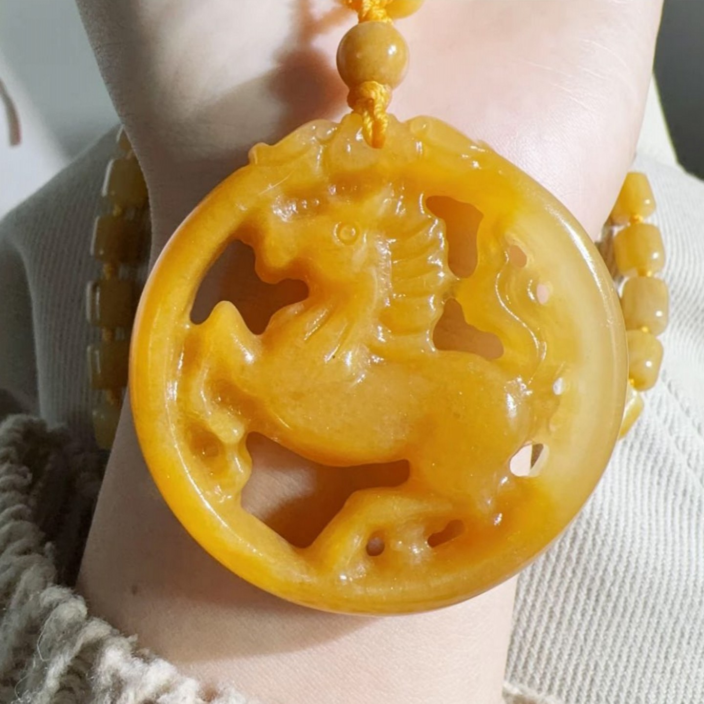 云南龙陵黄龙玉马到成功吊坠
