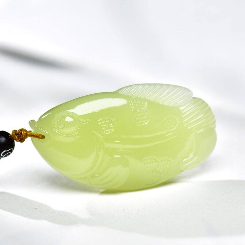 连年有余项链黄口料天然和田玉