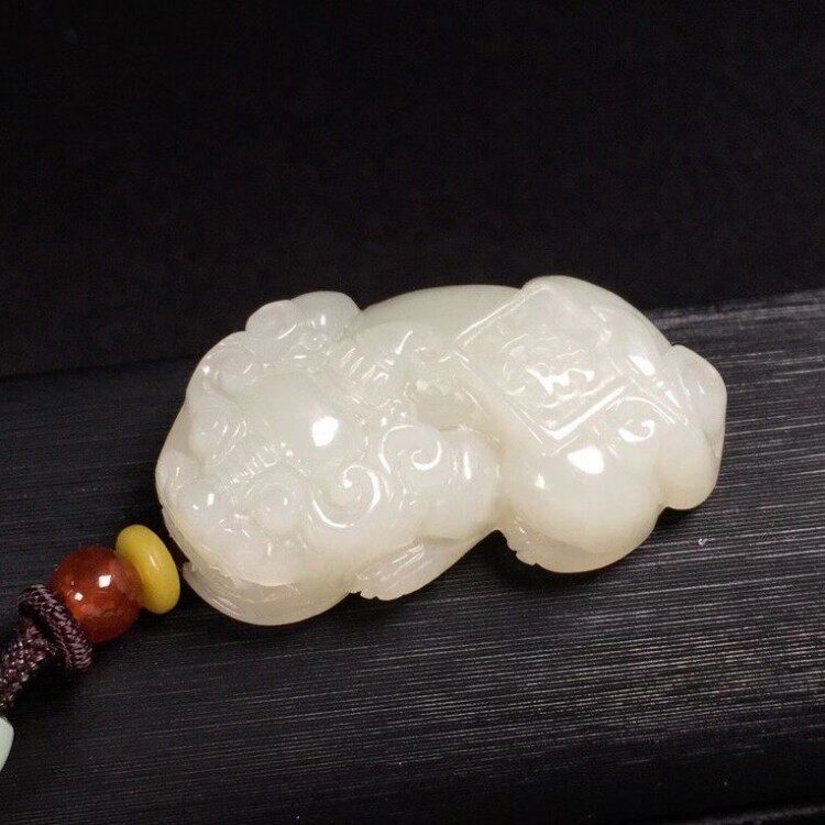 貔貅招财情侣皮丘项链天然和田玉