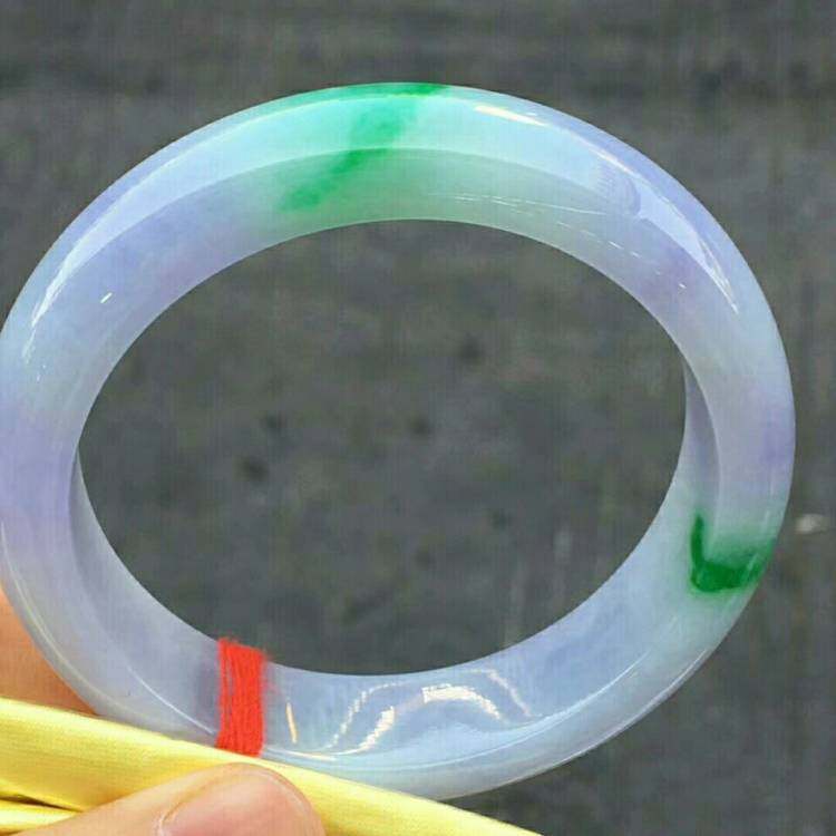 春带彩紫飘绿翡翠处理玉镯子