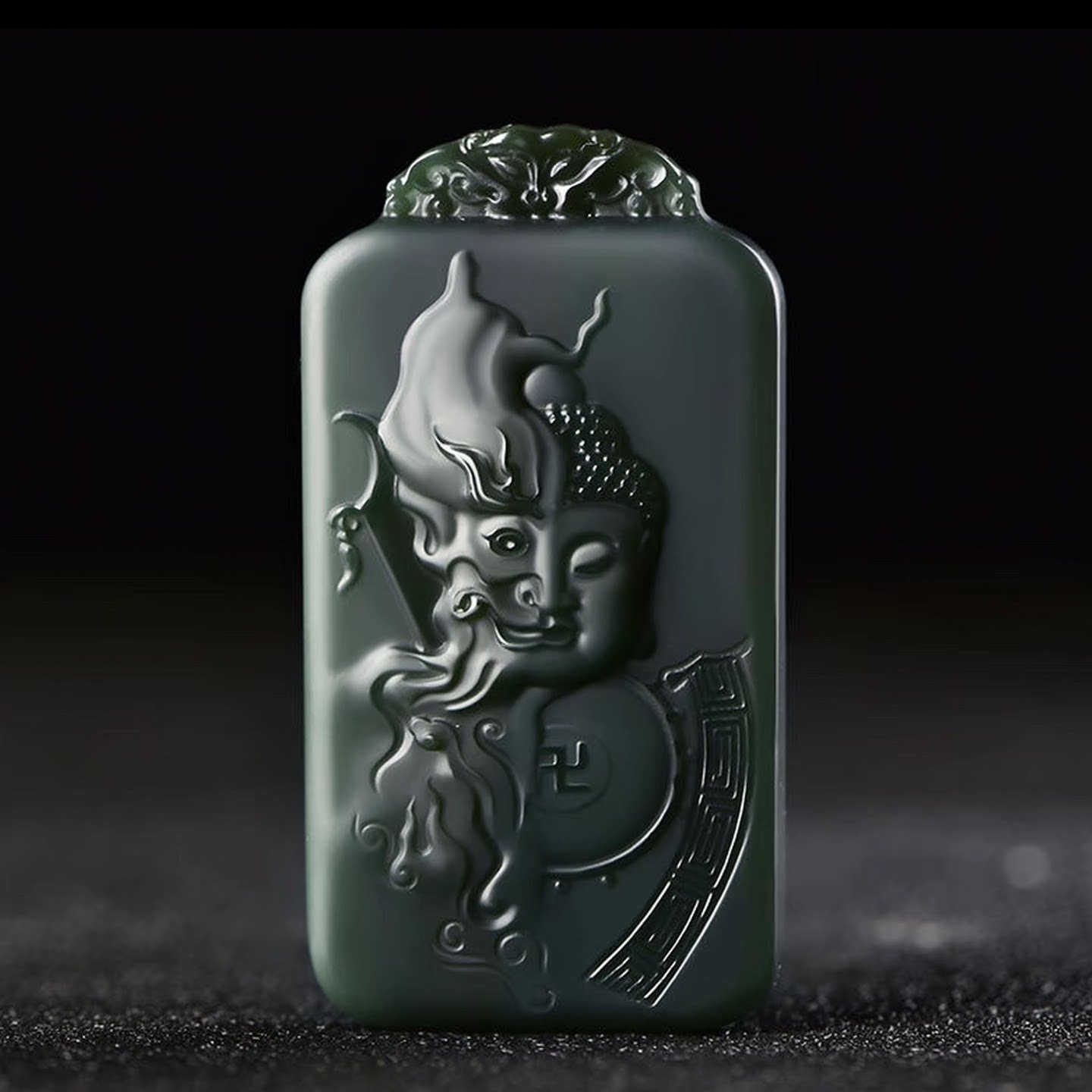 天然新疆和田玉佛魔一念间吊坠