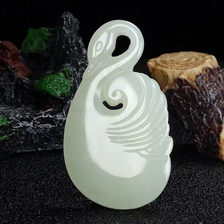 天然新疆和田玉小天鹅吊坠