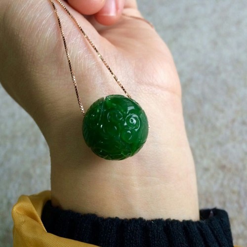 新疆和田玉碧玉轉運珠雕花路路通