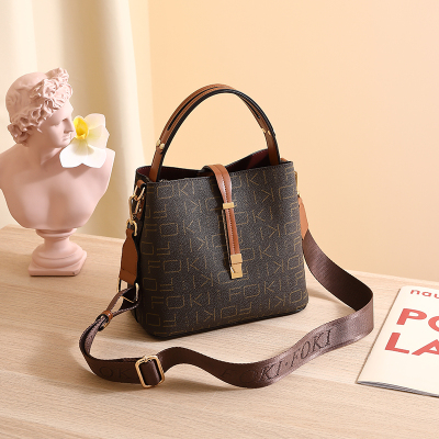 单肩老花爆款手提斜挎百搭水桶包