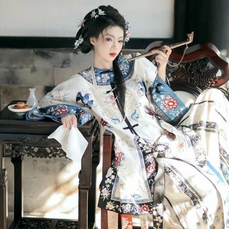 影楼主题清汉女对襟圆领汉服摄影