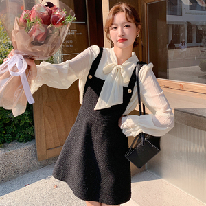 小香风背带连衣裙两件套女2025秋季新款法式千金风绑带衬衫小黑裙图片
