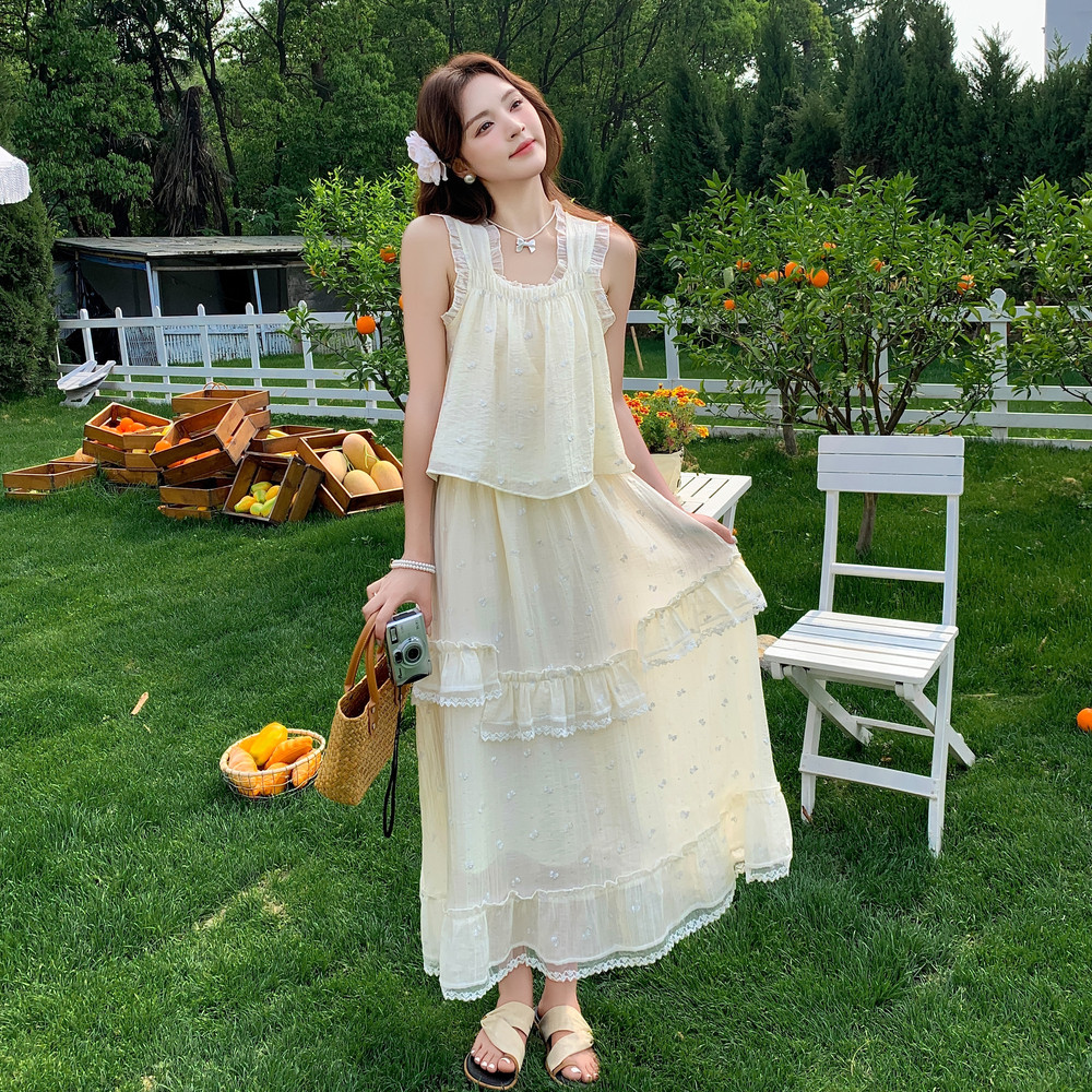 米白色无袖蕾丝拼接木耳边半身裙两件套女2025年夏季新款时尚套装,女装套装/套裙,浙宝193A