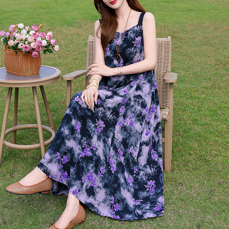 高级感吊带棉绸连衣裙女夏季新款外穿年轻款沙滩裙气质遮肚长裙子