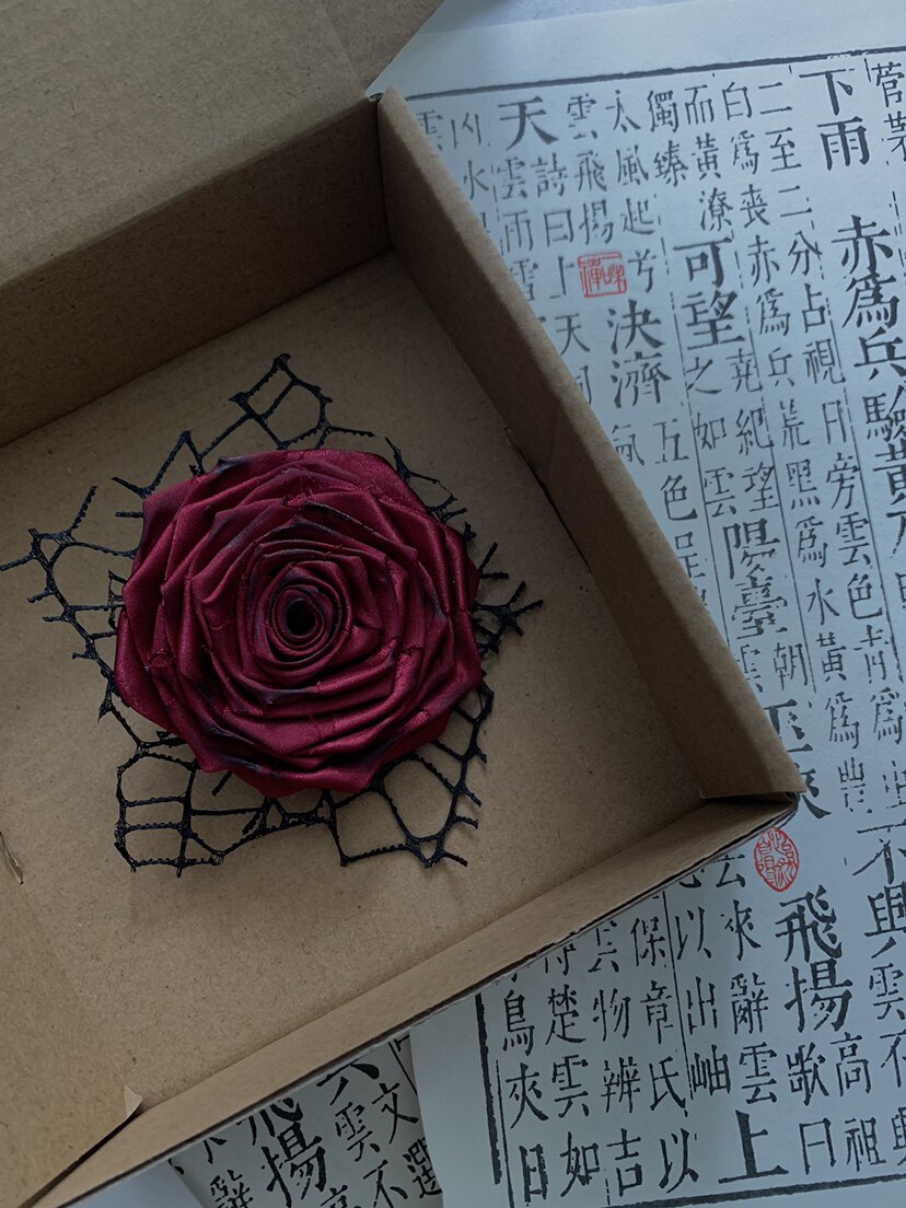 手作原创万圣节装饰哥特风暗黑布艺玫瑰胸针百搭胸花发夹头饰女