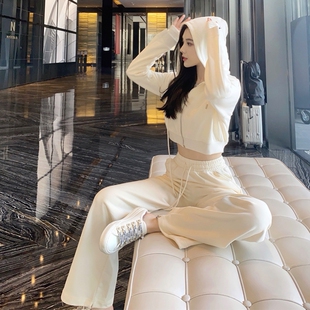卫衣阔腿裤 女盐系穿搭短款 两件套 休闲运动套装 高级感港风网红时尚