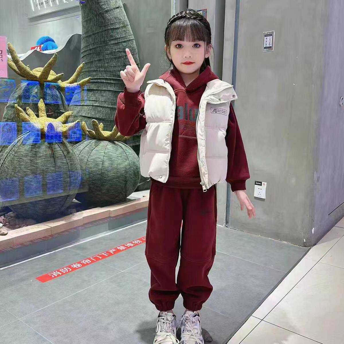女童加绒卫衣套装秋冬新款儿童马甲运动服三件套中小童宝宝冬装潮