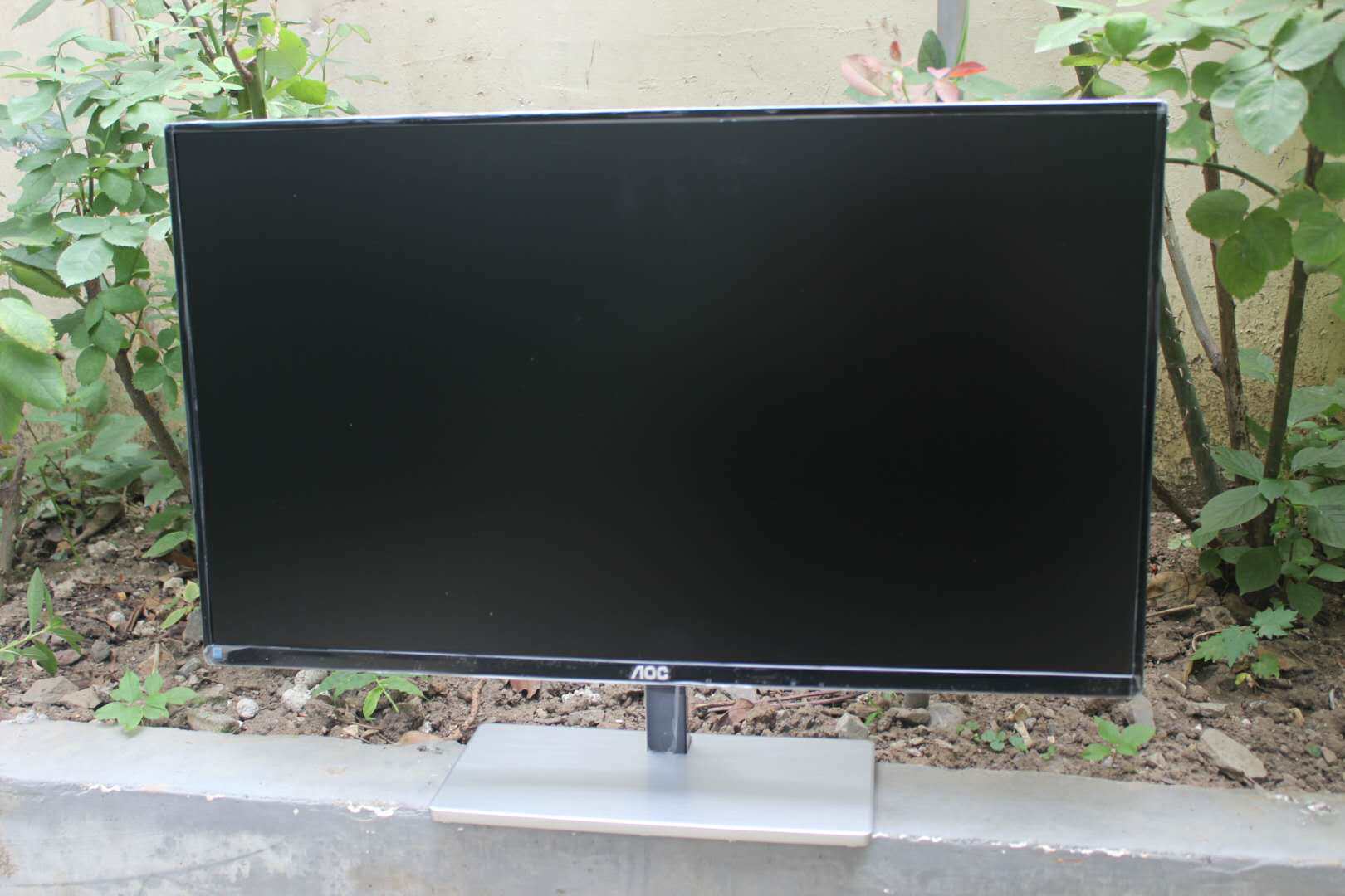 27英寸超薄高清刀锋液晶显示器 aoci2779vm ips硬屏窄边框 hdmi