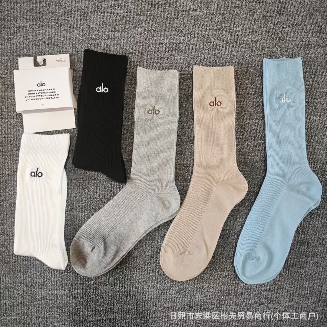 新款alo刺绣字母双针男女长筒情侣袜子甜美时尚纯色堆堆袜批发