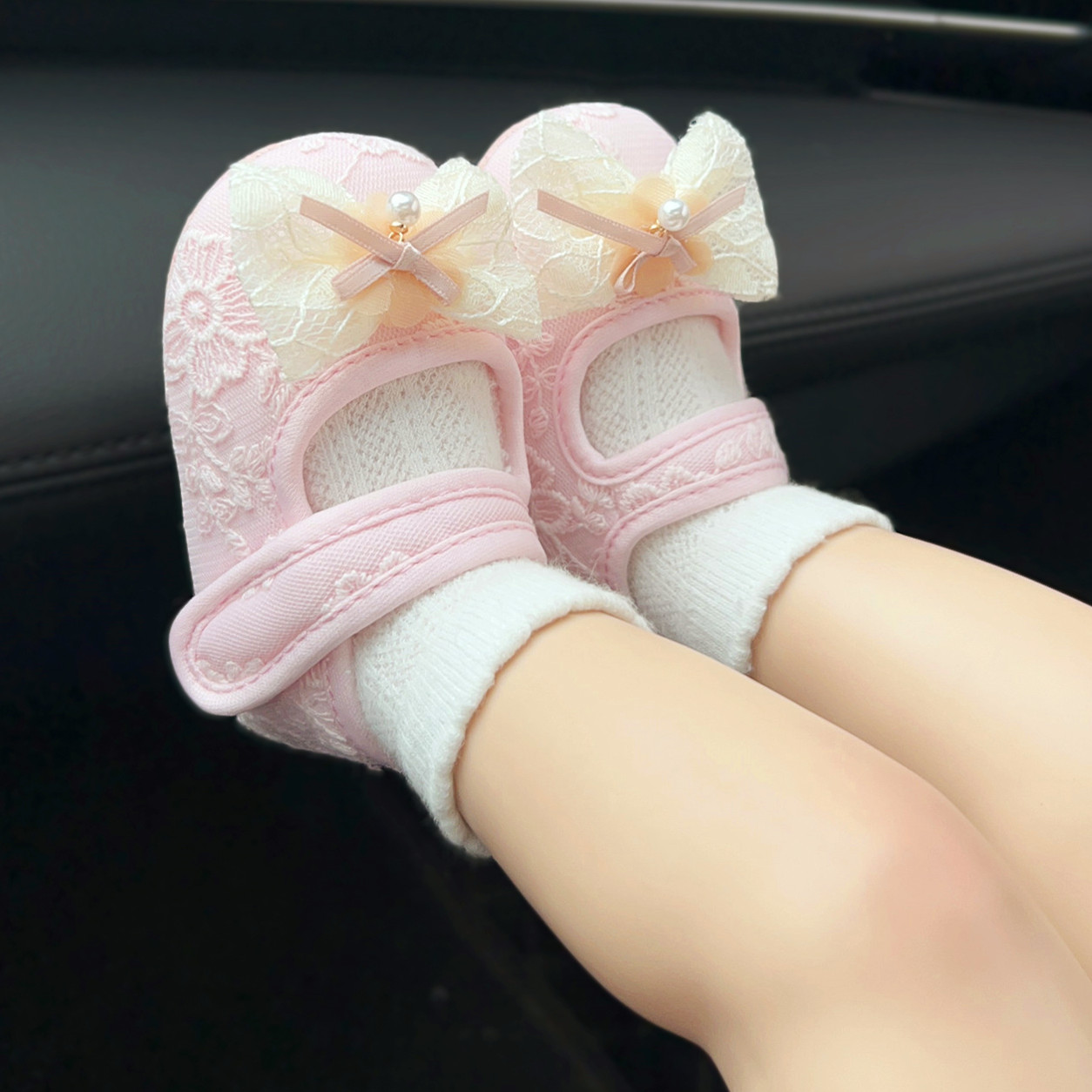 婴儿鞋女宝宝软底春秋蕾丝学步鞋