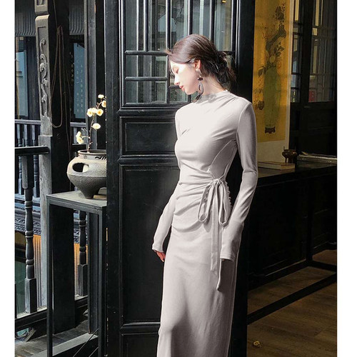 2026秋冬季新款女神范半高领长袖连衣裙绑带设计显瘦连衣裙D4205