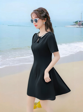 有里布法式修身洋气显瘦裙子2025新款miu系重工钻领连衣裙D1455B