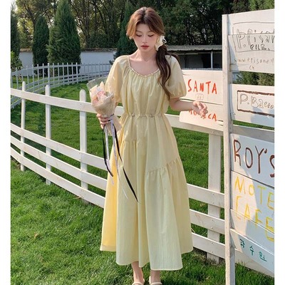 法式泡泡袖奶黄色连衣裙女2025夏季新款高级感连衣长裙D1959