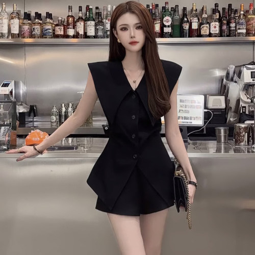 两件套时尚漂亮气质套装2025夏季设计感翻领外套高腰短裤潮1389