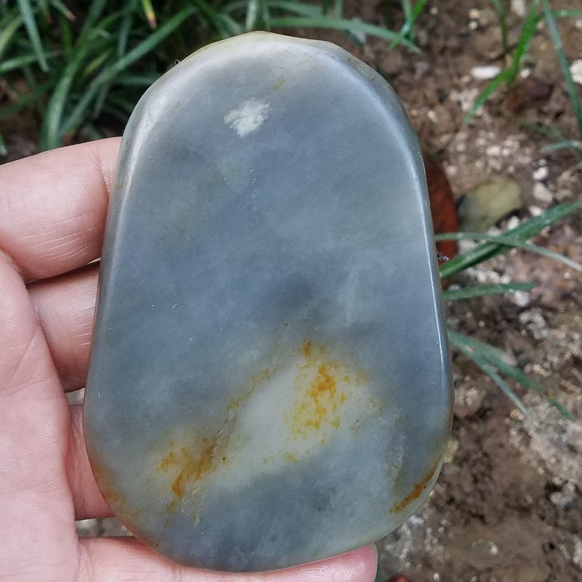 细烟青和田玉原石毛料青花籽料