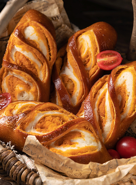 番茄肉松碱水面包    德式碱水面包肉松面包有韧劲健康营养早餐包