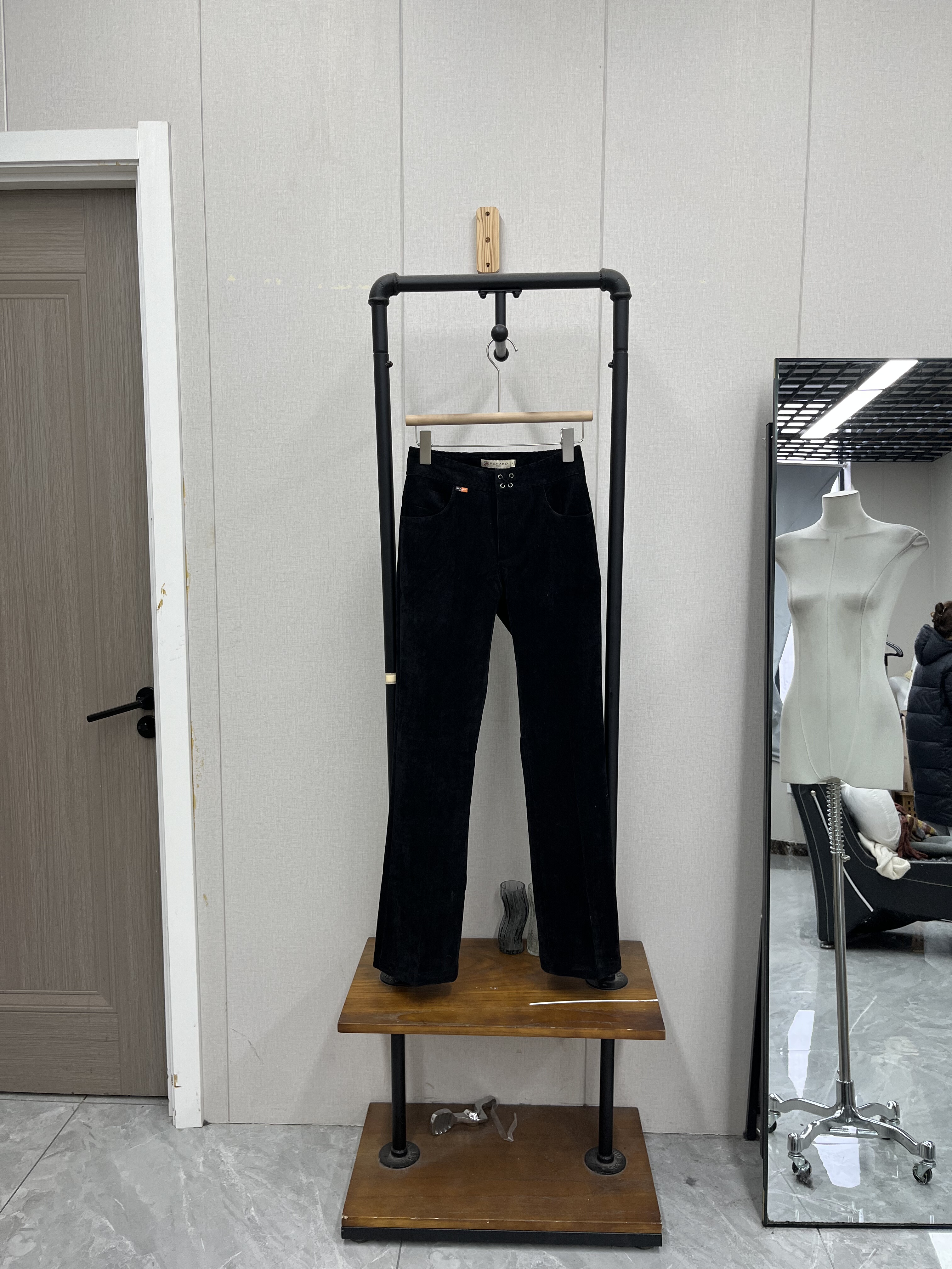 高品质灯芯绒中高腰复古直筒休闲裤秋冬款显瘦百搭,女装/女士精品,上衣,淘宝优惠券,粉丝福利购,淘宝优惠卷