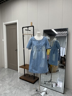 浅色系牛仔连衣裙圆领夏季娃娃衫款宽松下摆可爱甜美
