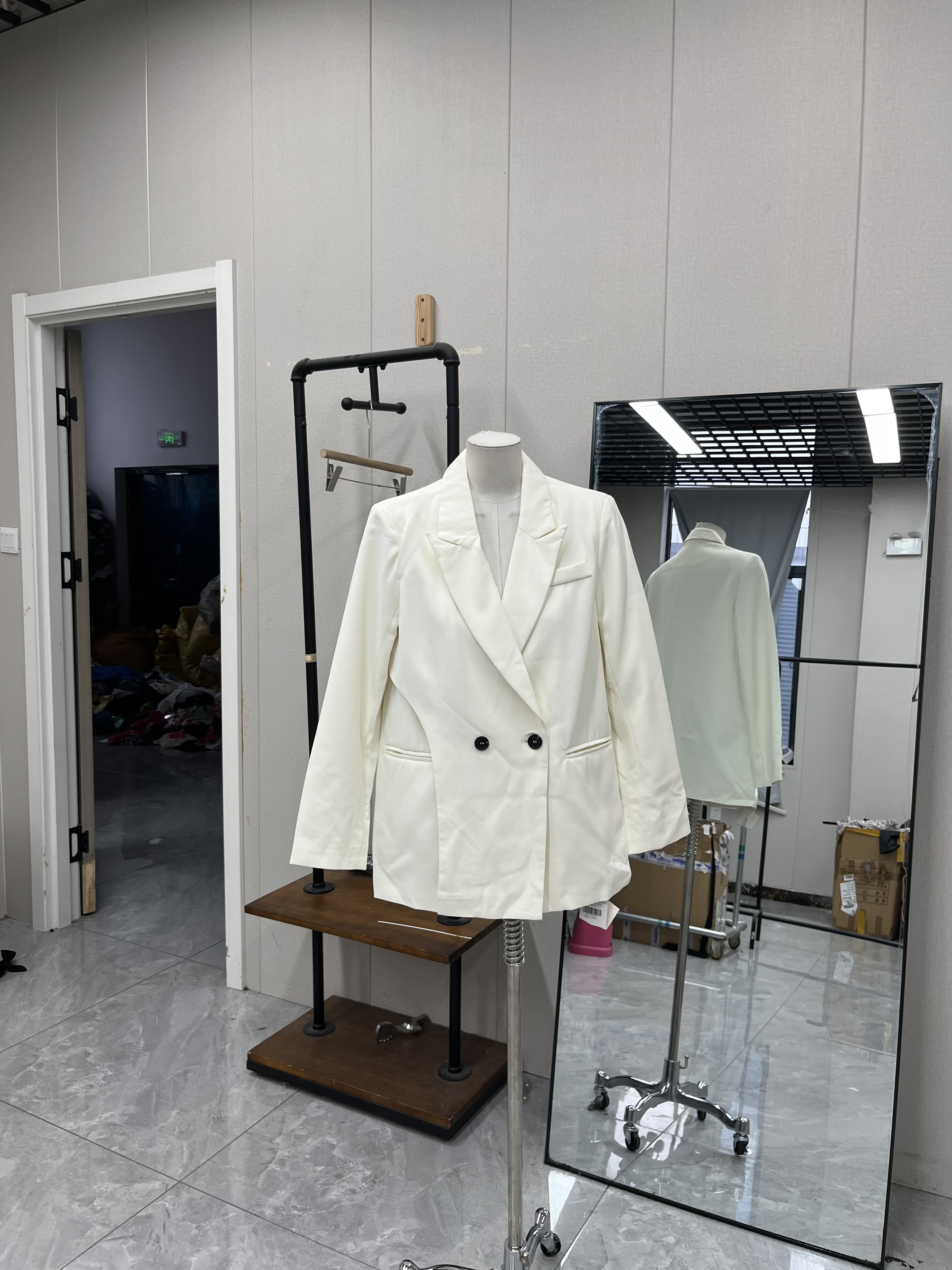 白色韩版宽松西装外套女春夏季新款显瘦气质通勤百搭