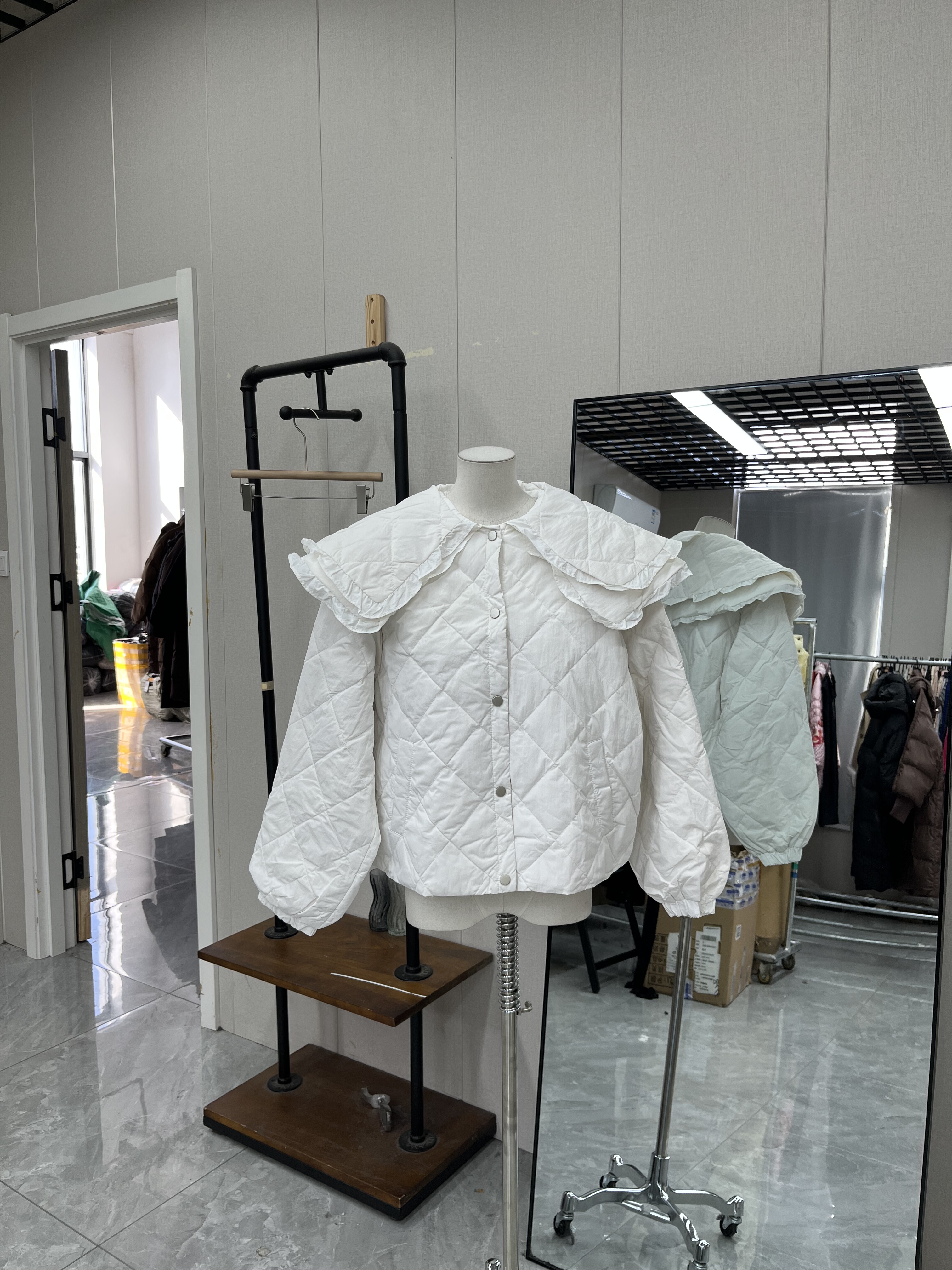 韩版学院风立领菱格加厚羽绒服女款短款宽松保暖学生