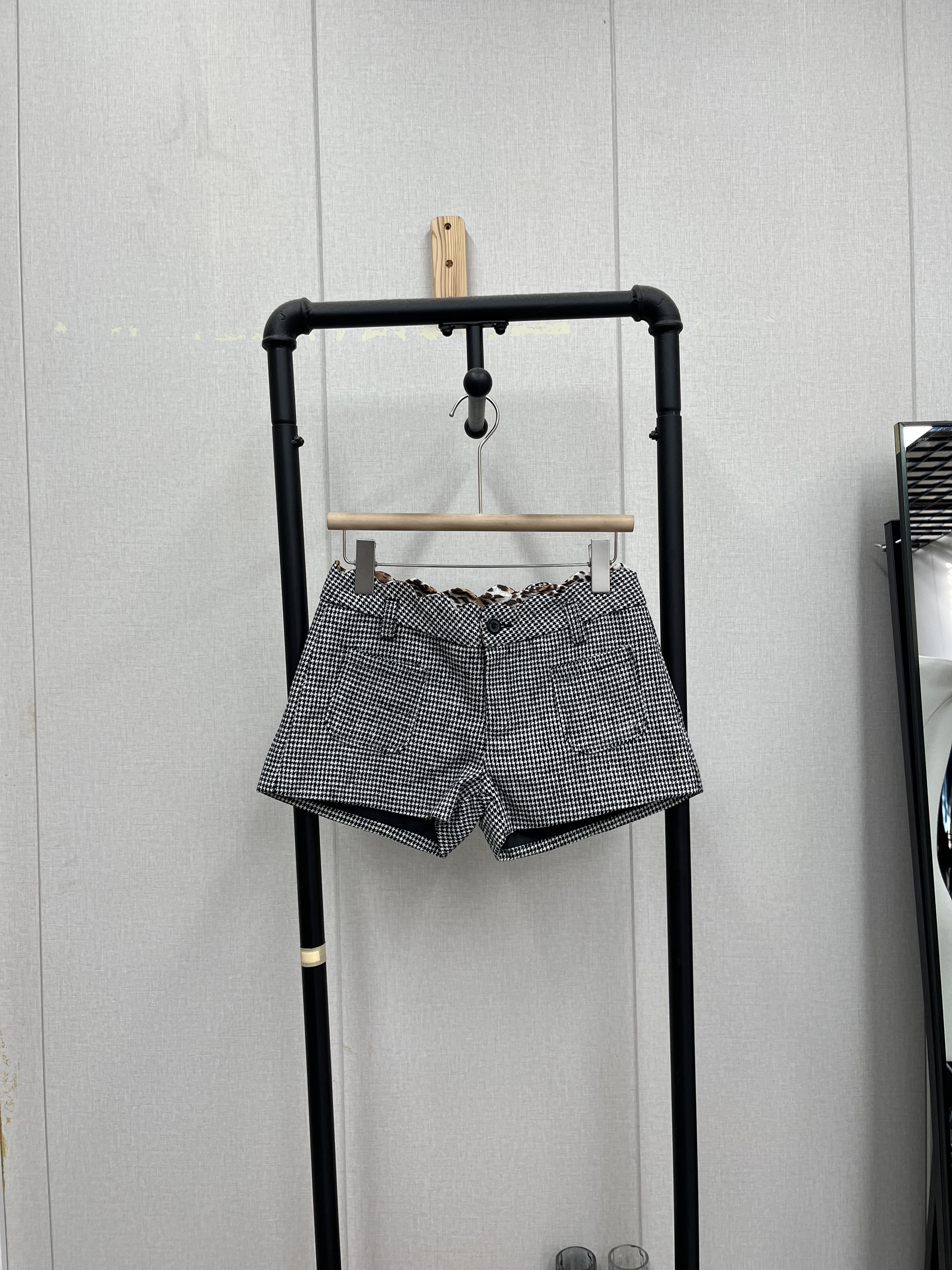 高品质短裤呢料中低腰复古辣妹减龄显瘦百搭秋冬款