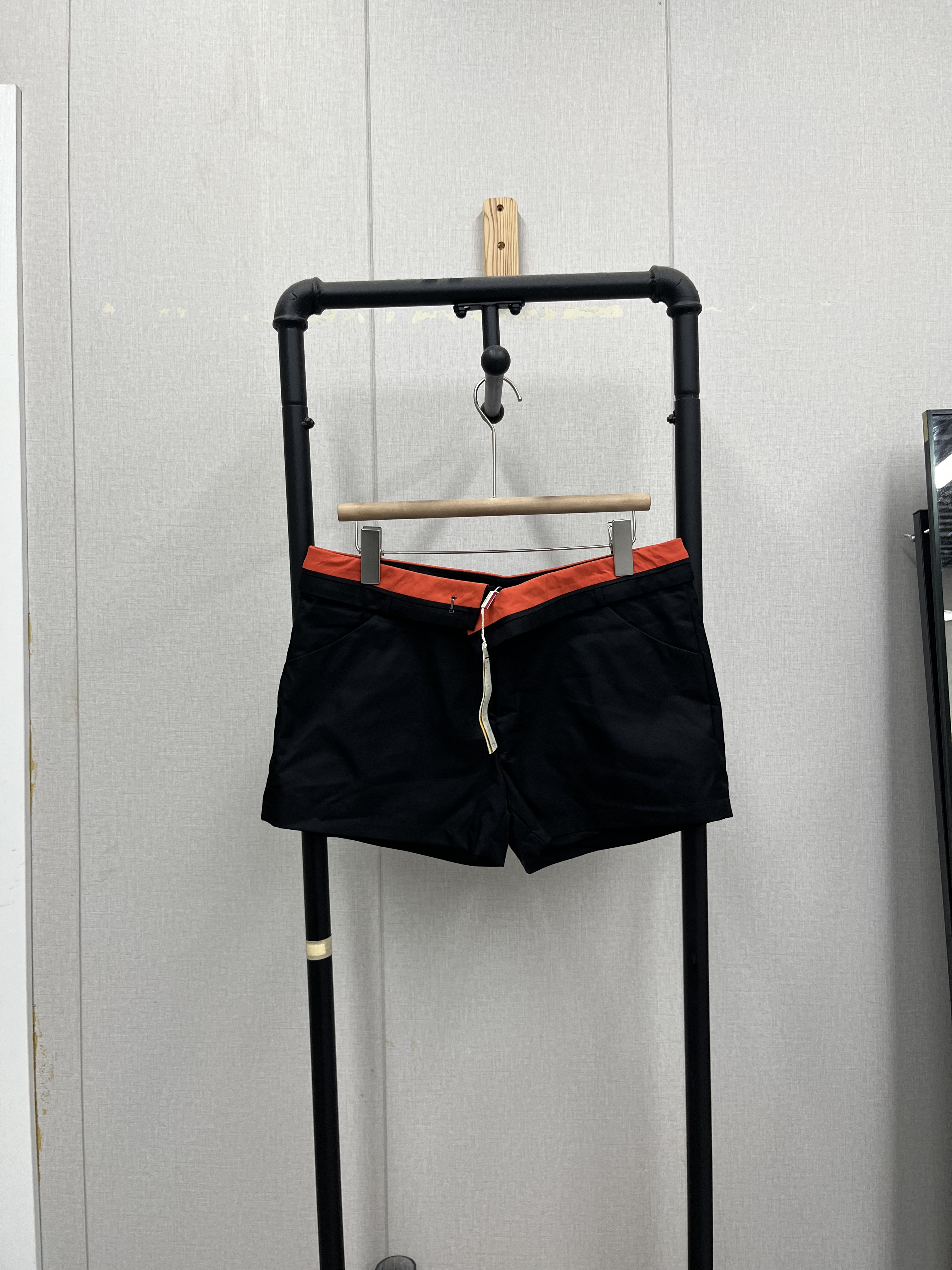 百搭低腰复古休闲夏季款短裤时尚撞色设计修身辣妹