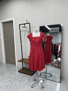 气质 修身 复古正红色方领收腰显瘦连衣裙女夏季 新款