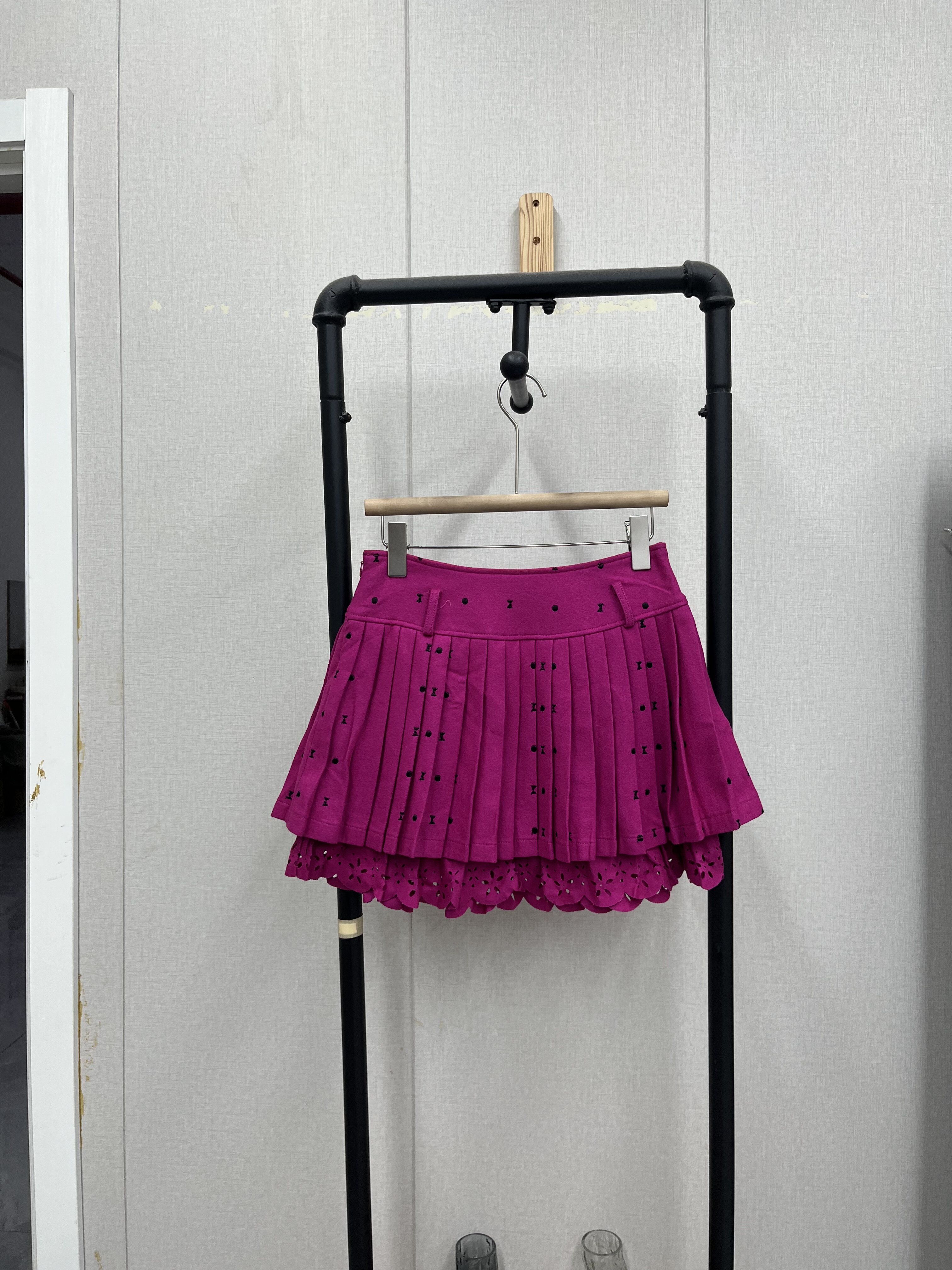 高品质呢料刺绣百褶裙枚粉色秋冬款时尚百搭甜美款