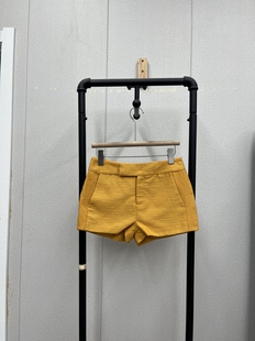 百搭休闲显瘦 小香风气质通勤短裤 亮黄色中腰夏季 款