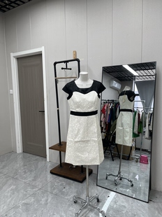 短袖 收腰百搭连衣裙气质小香风款 撞色甜美 款 夏季