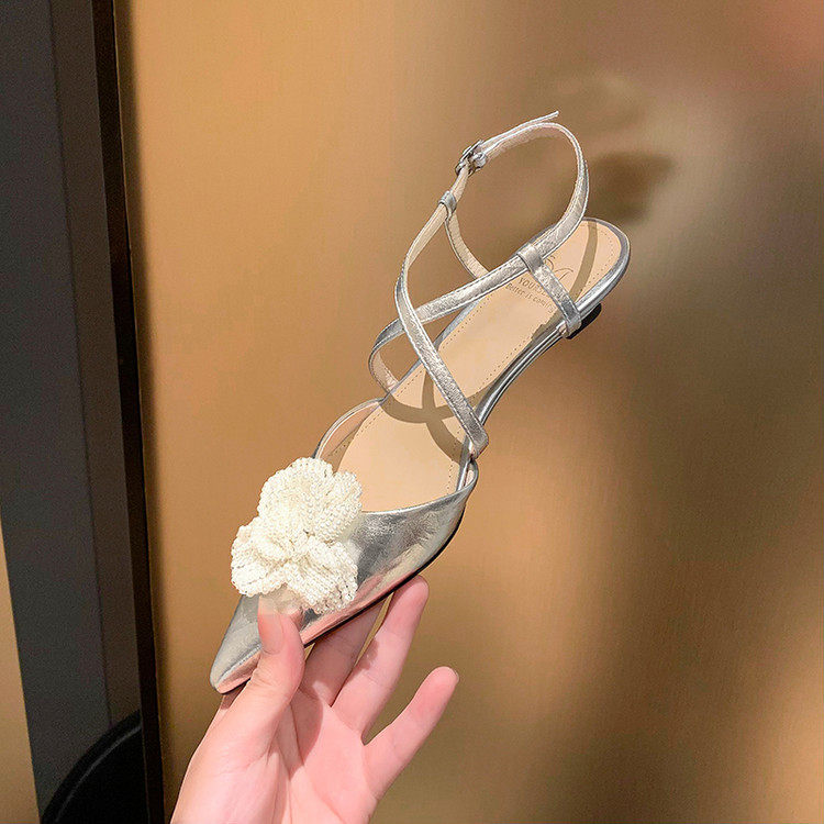 真皮银色尖头花朵串珠交叉绑带坡跟凉鞋女包头百搭气质性感风中跟