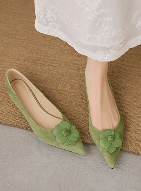 巨好看~小花朵复古风真皮浅口尖头单鞋女平跟果绿色灰色低帮鞋女