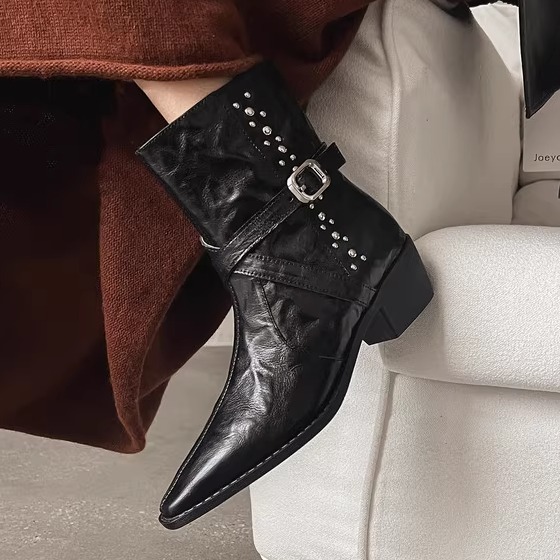 新品真皮短靴女单靴方头中跟粗跟个性时尚百搭女靴秋冬皮带扣羊皮