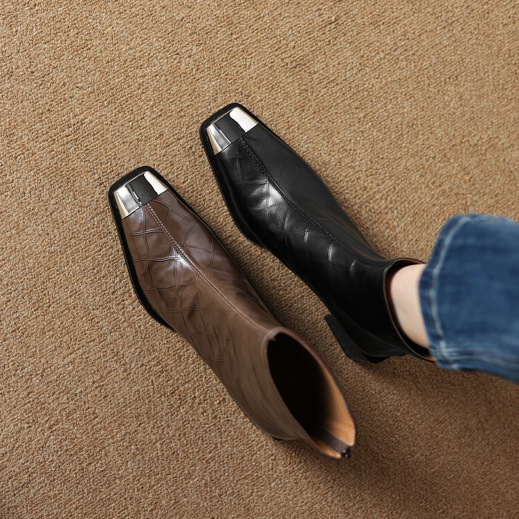 巨好看~金属包头真皮牛皮短靴女单靴铁头中跟粗跟压花皮百搭女靴