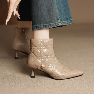 新品~气质真皮杏色短靴女单靴尖头细高跟金属扣格子百搭秋冬女靴
