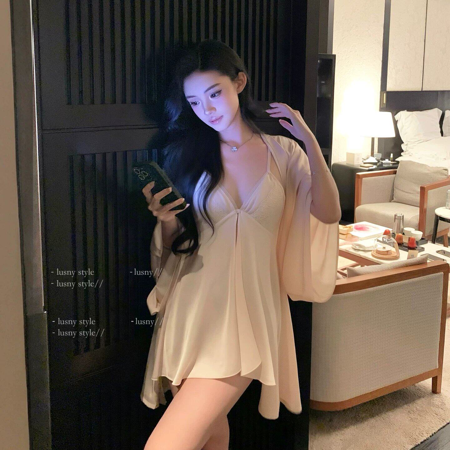 天生丝滑~冰丝柔软杏色睡裙~氛围高级感睡衣女~前扣无钢圈文胸罩