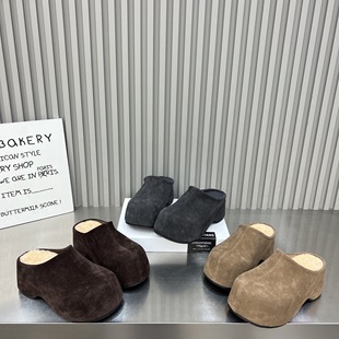 欧货厚底包头半拖鞋女鞋2025新款磨砂皮懒人6cm内增高毛垫勃肯鞋