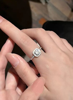 爆闪小方糖百搭款轻奢2026新款女