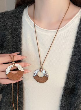 轻奢复古气质圆形吊坠项链女