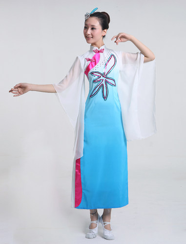 春夏季伞舞古典小城雨巷秧歌服