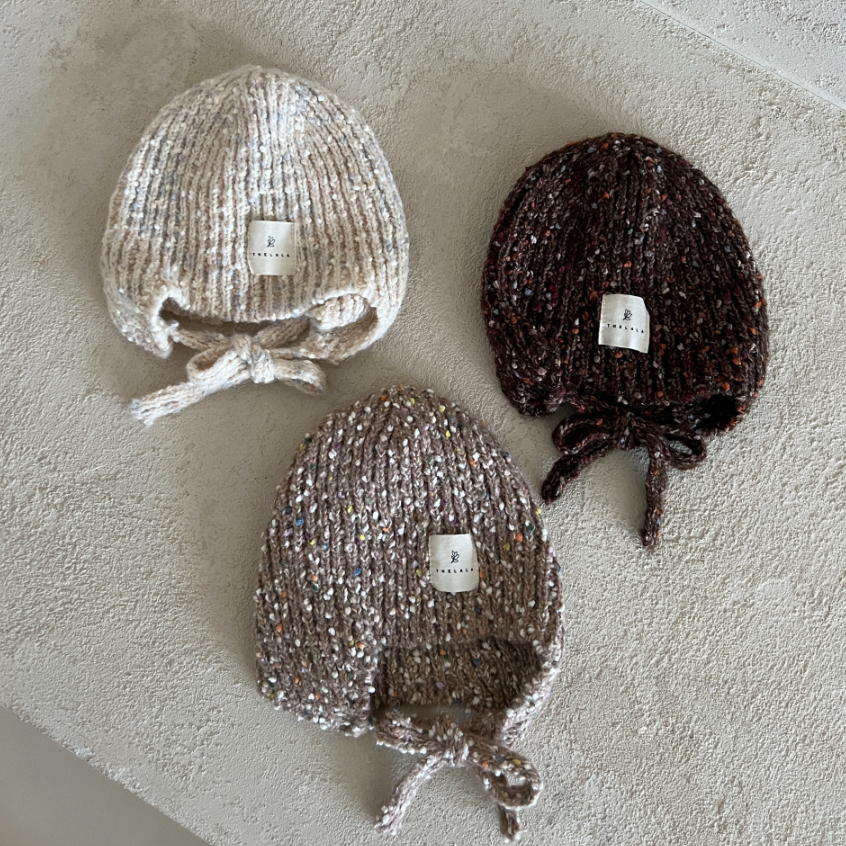 现货韩国进口儿童复古洋气柔软彩线针织护耳帽冬款系带包头毛线帽