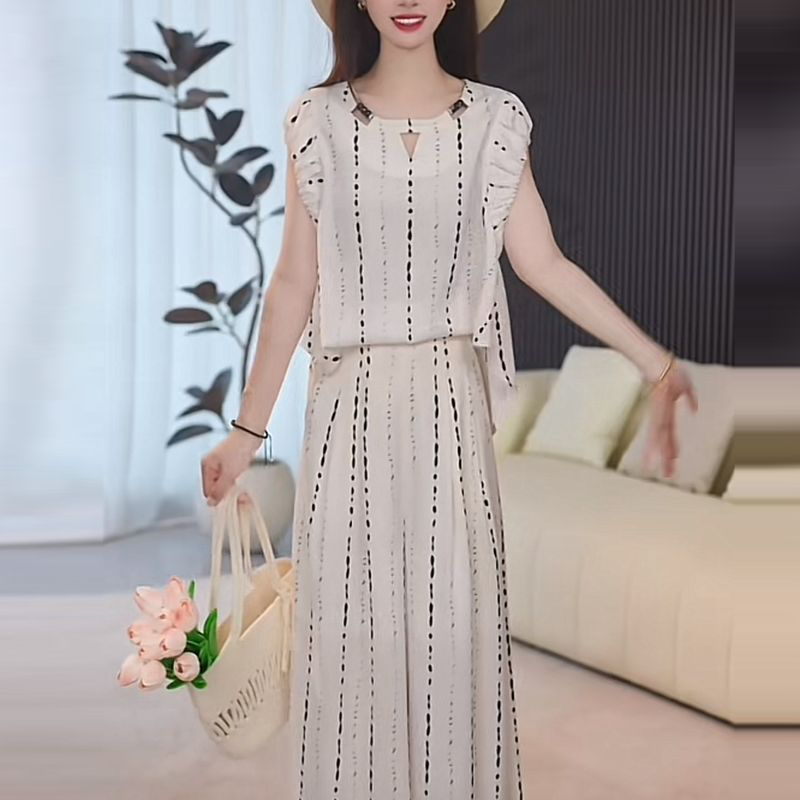 2026新款夏季时尚条纹两件套套裤女休闲通勤风妈妈装短袖长裤套装