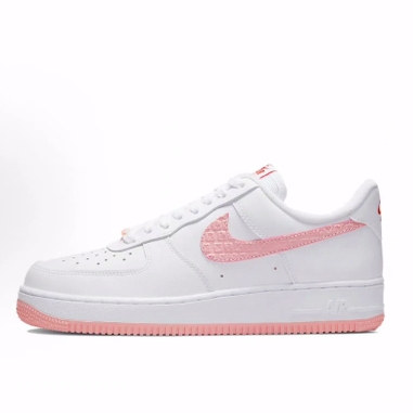 Nike Air Force 1 07 "Valentine's Day" 低帮 板鞋 女款 白粉